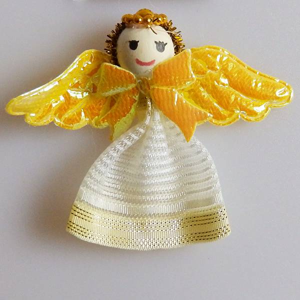 Anđeo zlatno bijeli dekorativna figurica 6,5 x 5,5cm