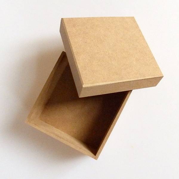 Drvena kutija s poklopcem 8 x 8 x 5,5cm