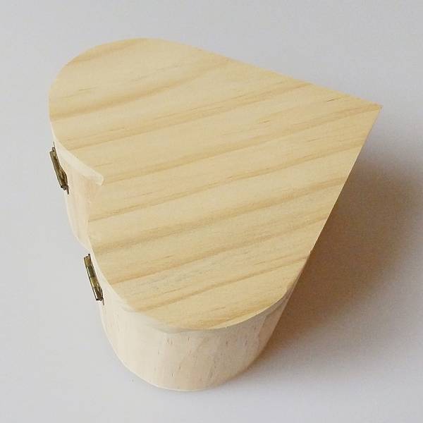 drvena-kutija-srce-28084-1_1.jpg