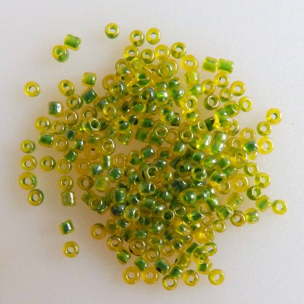 PVC perla žuto zelena 2,5mm